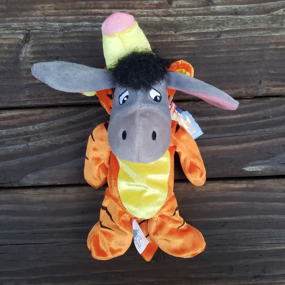VINTAGE Disneyland Resorts Eeyore Dressed As Tigger Bean Bag Limited Edition Toy